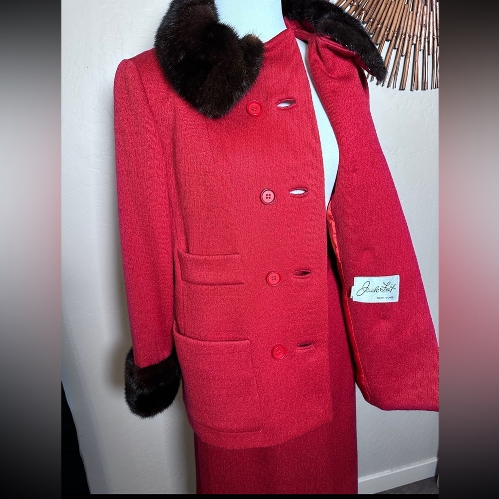 Vintage 1960s Ransohoffs Jack Feit Wool Skirt Suit w/ Fur Trim - Picture 4 of 12